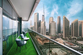 Panoramic Burj Khalifa views-64th floor infinity pool